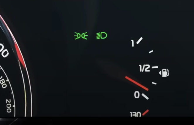 Headlights on dashboard warning light