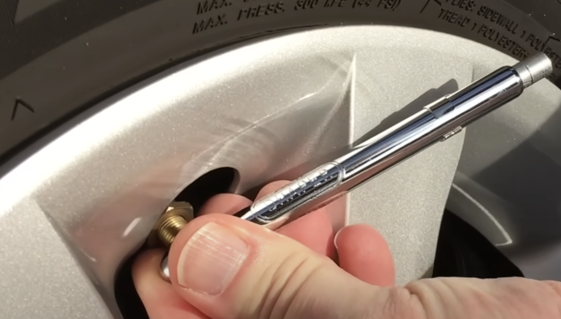 Tyre pressure gauge